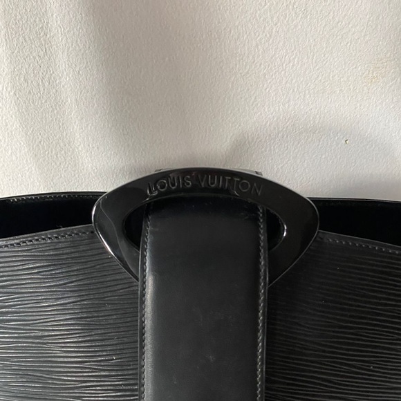 Louis Vuitton Reverie Leather Bag - Picture 4 of 16